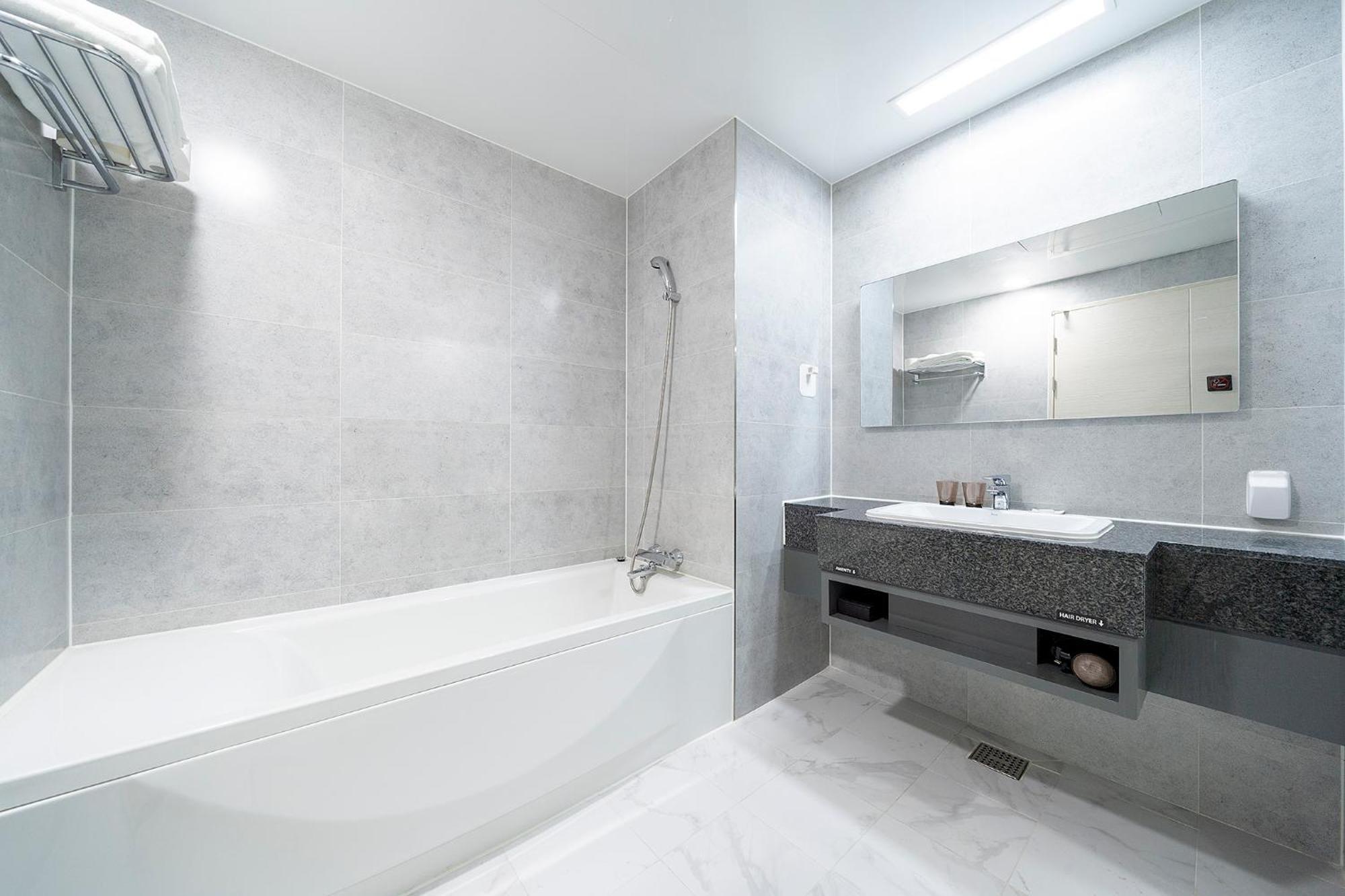 Gloucester Hotel Чхонджу Экстерьер фото